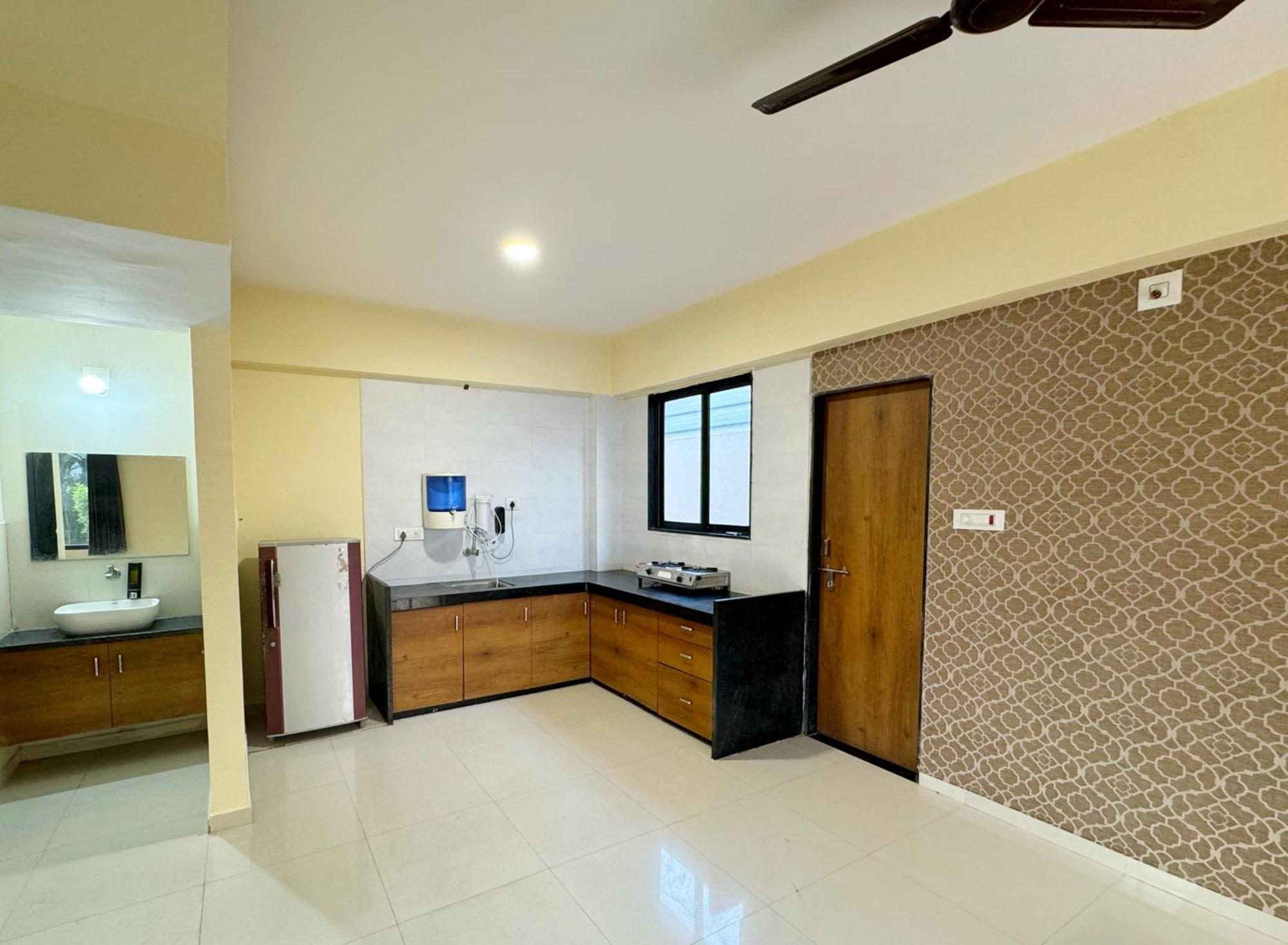 Castillo The Villa Near Kamrej Surat Exterior photo